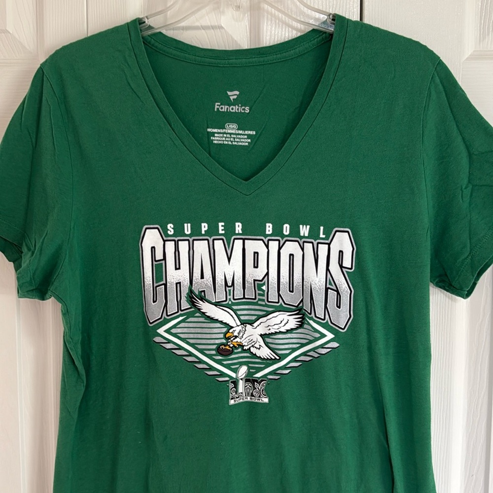 *Gently Worn* Philadelphia Eagles Fanatics Women's 2025 Super Bowl Tee- L